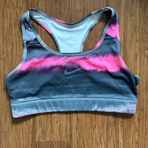 Women’s small nike sports bra
